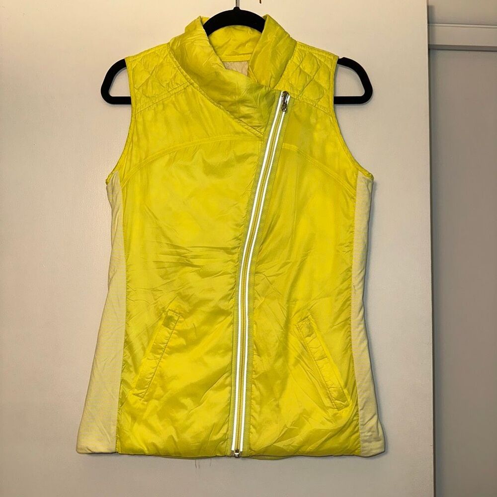 Lululemon Women’s Sz 8 What the Fluff Down Reversible Vest Clarify Yellow STAIN